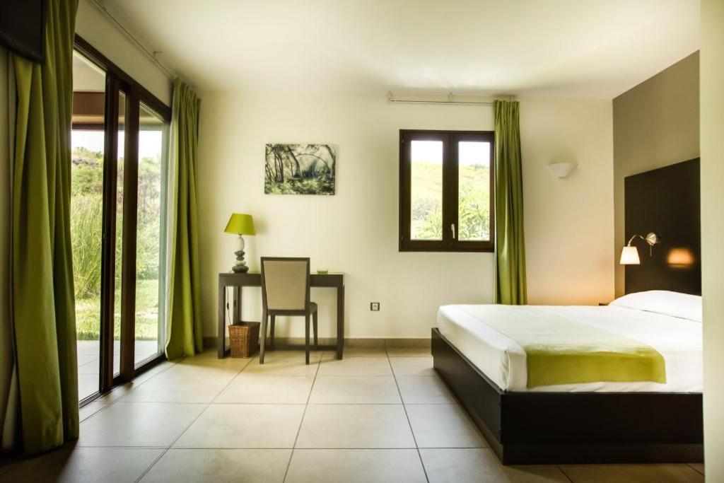 Tama Hotel Saint-Gilles-les-Bains Buitenkant foto