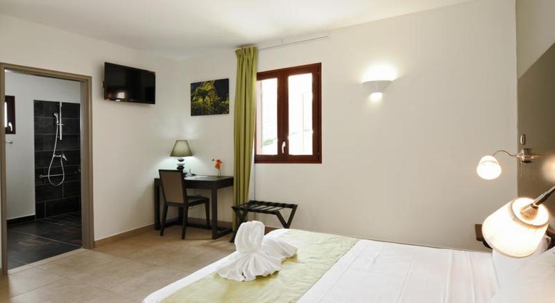 Tama Hotel Saint-Gilles-les-Bains Buitenkant foto