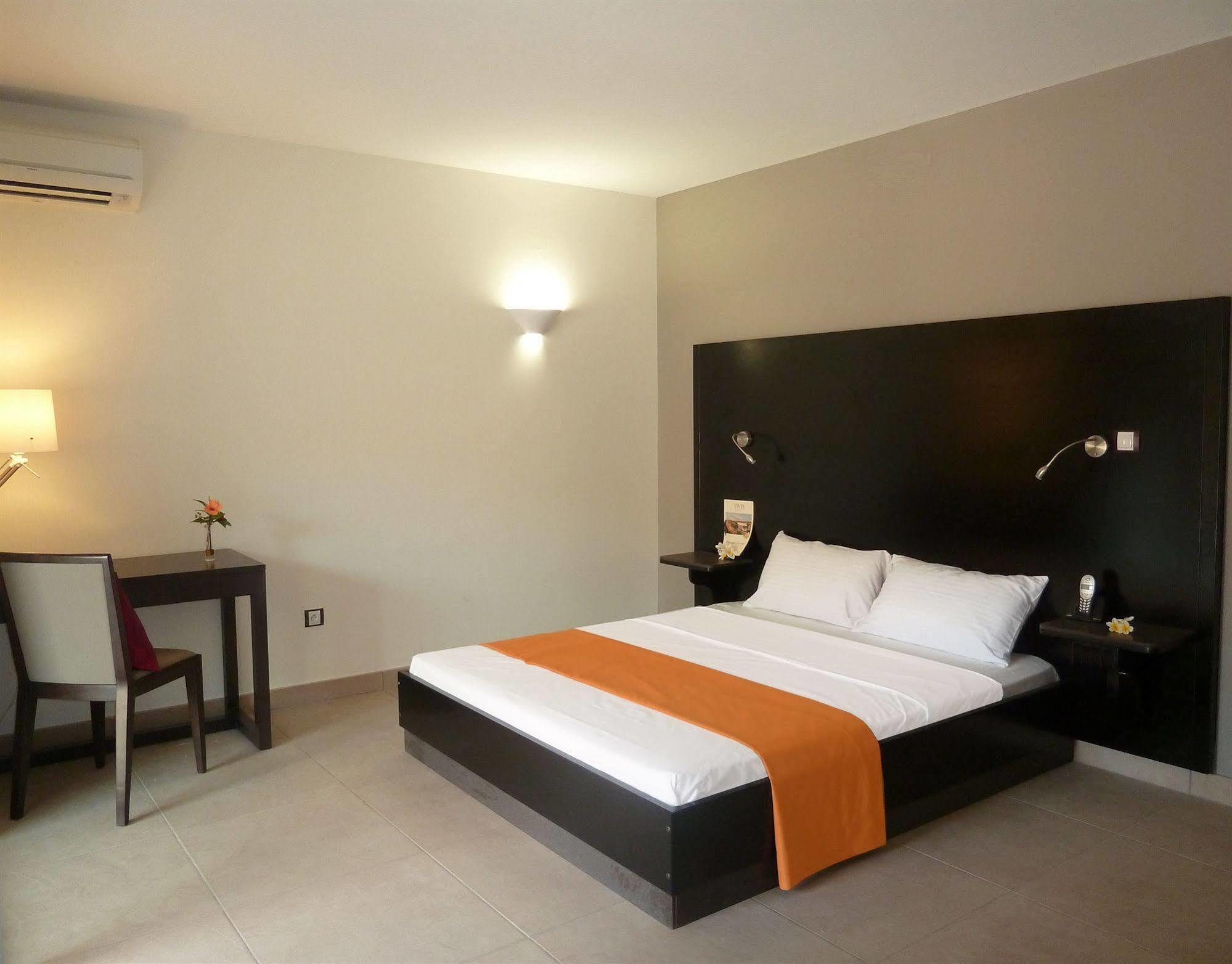 Tama Hotel Saint-Gilles-les-Bains Buitenkant foto